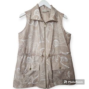 Chico’s Zenergy Neema Desert Dream Tan Golf Vest size medium